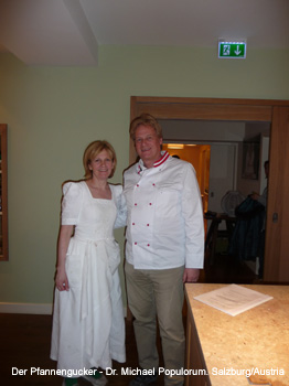 Der Pfannengucker mit Johanna Maier vom Restaurant Hubertus in Filzmoos. Frhjahr 2011.